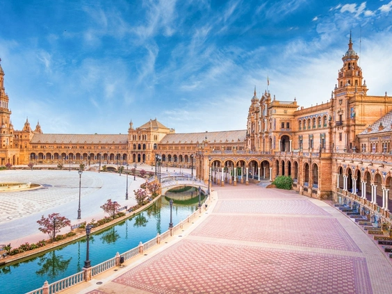 Sevilla, capital de Andalucía